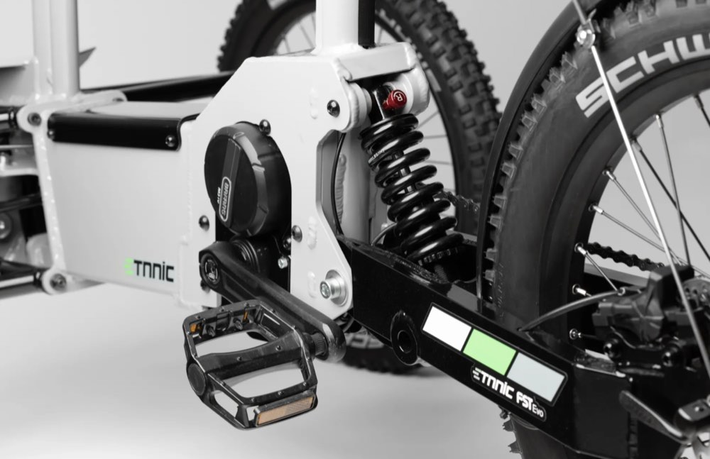 TRICICLO DE DOBLE SUSPENSIÓN ETNNIC FST EVO
